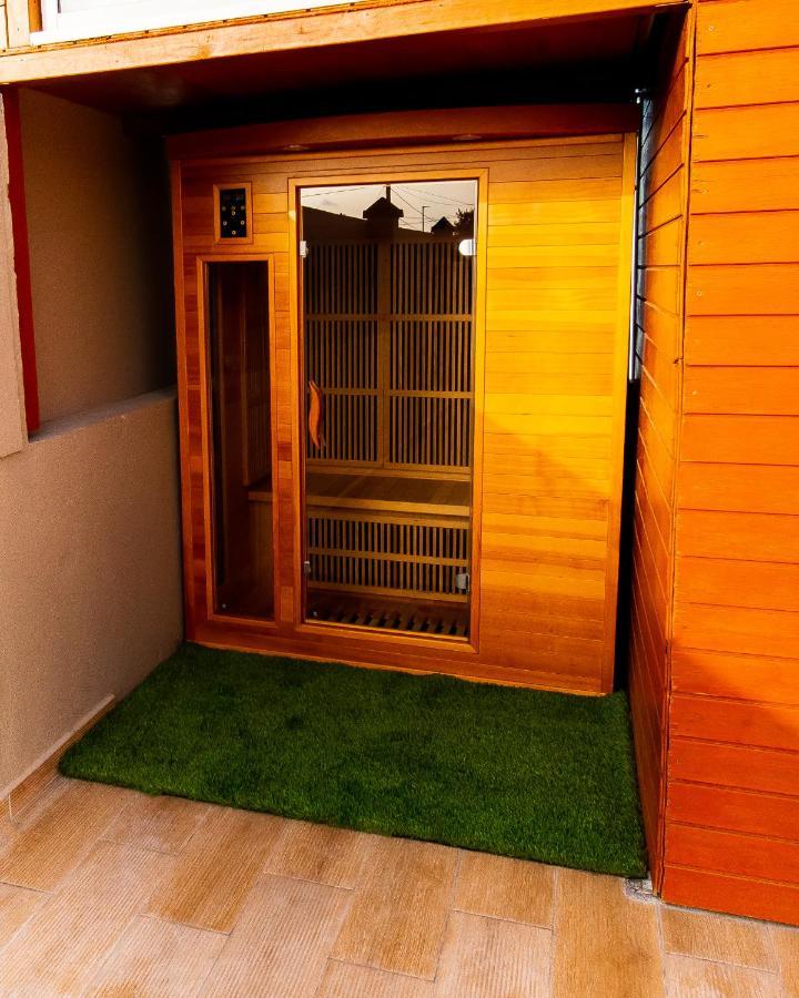 Evasion En Plein Coeur De La Ville Studio Jacuzzis Sauna Et Piscine Au Centre De Port-Louis Exteriör bild
